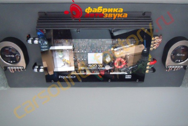 Установка усилителя Prology R4 Toyota Land Cruiser 100 (80, 105)