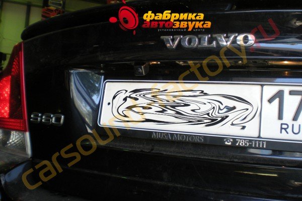 установка камеры заднего вида в "штатное место" AVIS Volvo S 60
