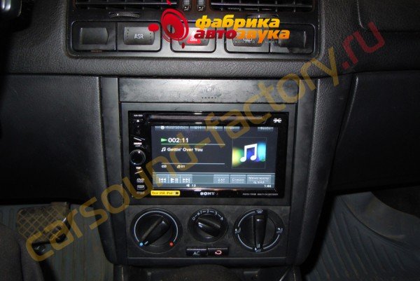 Установка головного устройства 2din SONY XAV-E60 SONY XAV-E60 Volkswagen Jetta