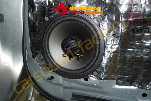 установка акустики DLS Subaru Forester