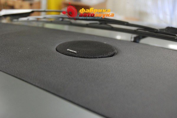 установка центрального канала Focal UAZ Patriot