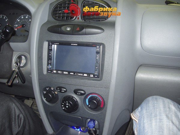 Установка магнитолы 2din Hyundai H-CMD2002 Kia Cerato