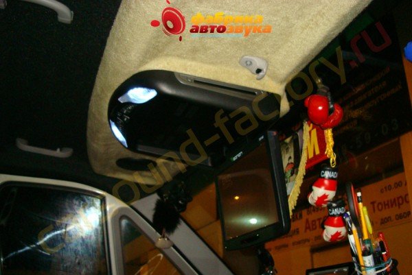 Установка потолочного монитора AVIS Citroen Jumper