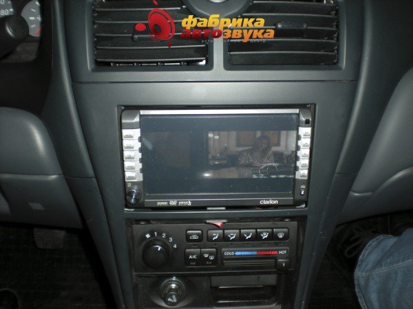 Устанвка магнитолы Clarion Clarion MAX-385VD Nissan Almera