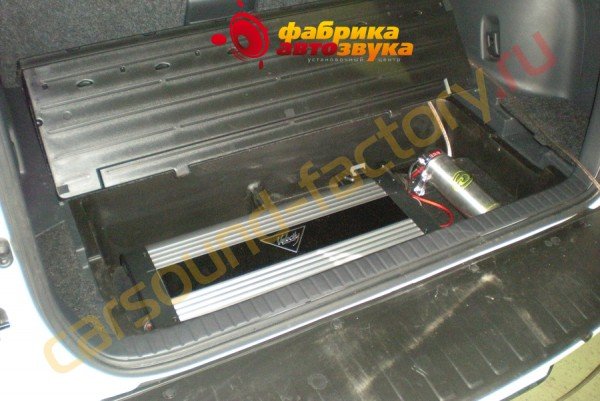 установка усилителя Blaupunkt VPA-4130 Pro Blaupunkt VPA-4130 Pro Toyota RAV 4