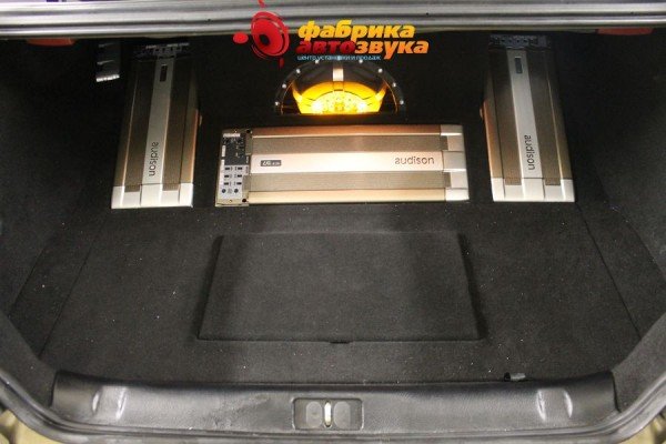 установка усилителей и сабвуфера - Peugeot 406