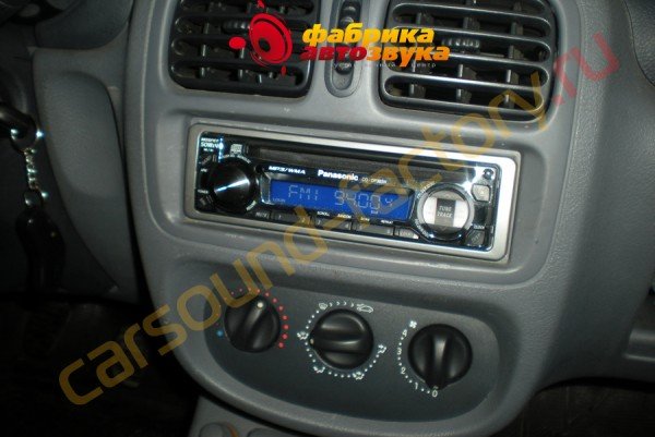 установка автомагнитолы Panasonic CQ-DP383W Panasonic CQ-DP383W Renault Clio