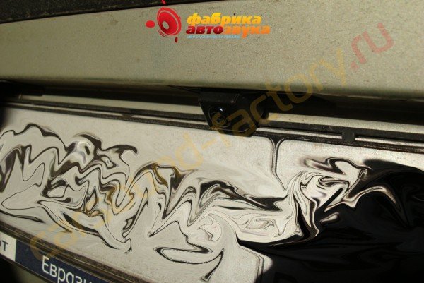 камера заднего вида в штатное место AVIS Peugeot 407