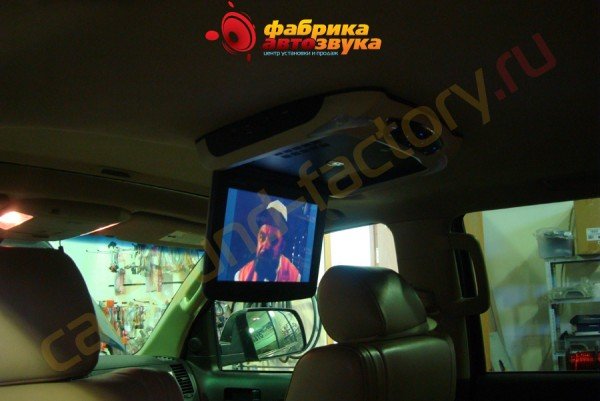 установка потолочного монитора с DVD AVIS Toyota Sequoia
