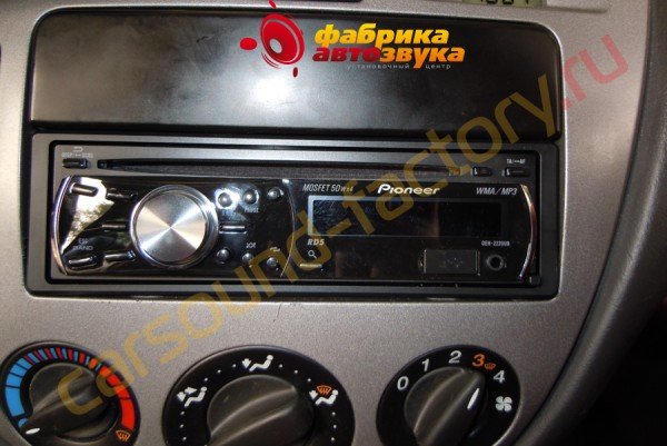 Магнитола Pioneer Pioneer DEH-2220UB Ford Focus 1