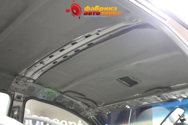 качественная шумоизоляция потолка авто - Nissan Teana