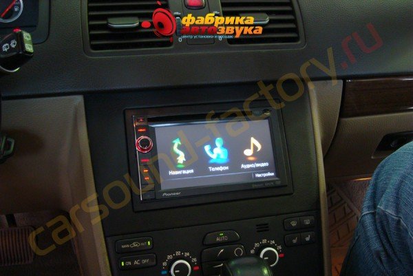 установка автомагнитолы Pioneer AVIC-F940BT Pioneer AVIC-F940BT Volvo XC 90