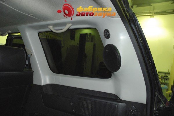 Установка акустики DLS (тыл) DLS R6A LE Nissan Patrol