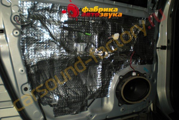 шумоизоляция передней двери в 2 слоя SGM Lexus RX 300
