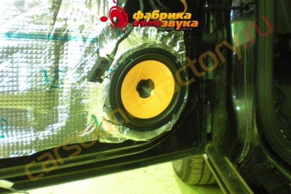установка акустики Hertz Hertz Opel Astra