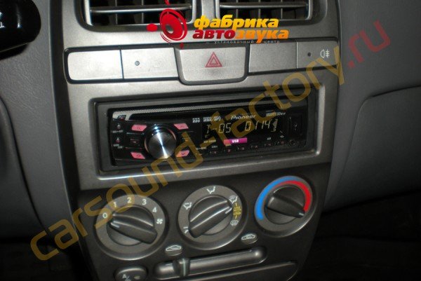 Установка головного устройства 1din Pioneer DEH-2300UB Pioneer DEH-2300UB Hyundai Accent