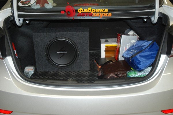 Установка и подключение сабвуфера Lightning Audio Hyundai Elantra