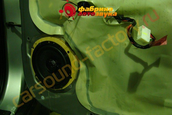 Установка акустики DLS B6A DLS B6A Honda Fit