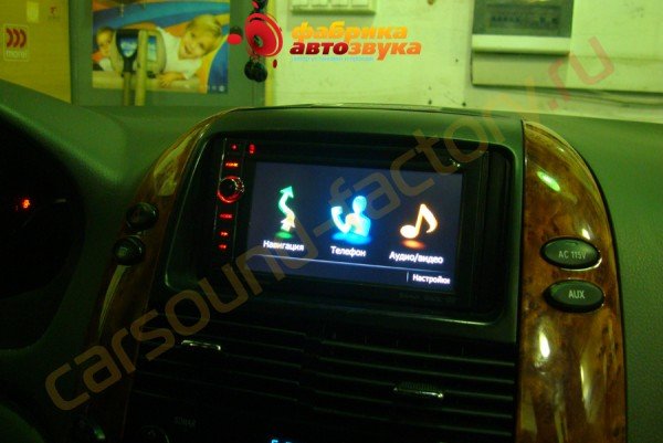 установка автомагнитолы Pioneer AVIC-F940BT Pioneer AVIC-F940BT Toyota Sienna