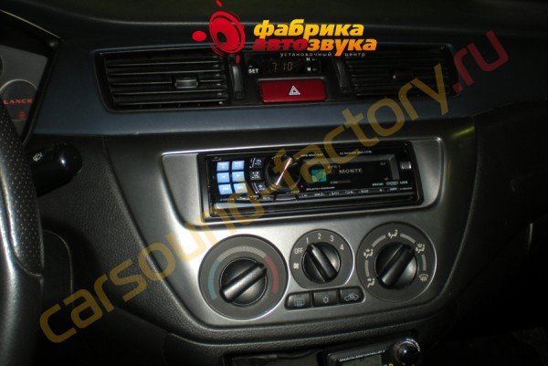 установка автомагнитолы Alpine CDA-117Ri Alpine CDA-117Ri Mitsubishi Lancer Evolution