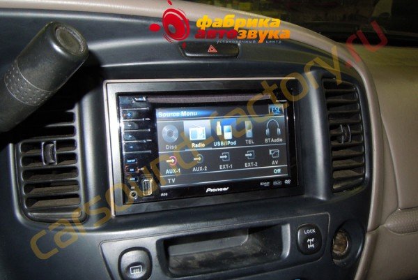 Установка автомагнитолы Pioneer Pioneer AVH-P3100DVD Mazda Tribute
