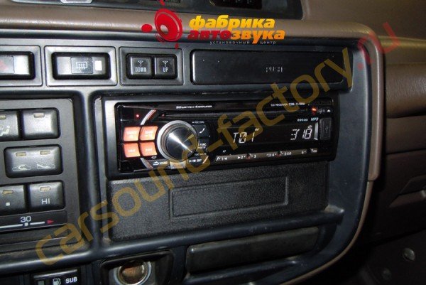 Автомагнитола Alpine Alpine CDE-111RM Toyota Land Cruiser 100 (80, 105)