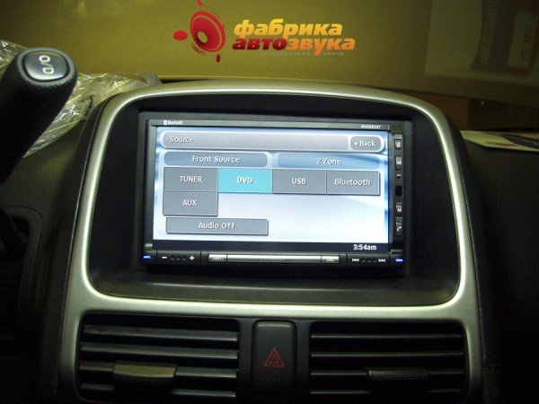 Установка магнитолы Clarion MAX-685BT Clarion MAX-685BT Honda CR-V