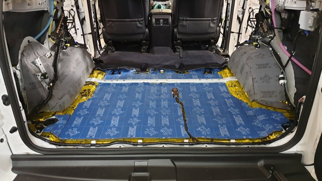 Шумоизоляция багажного отделения Toyota Land Cruiser 200