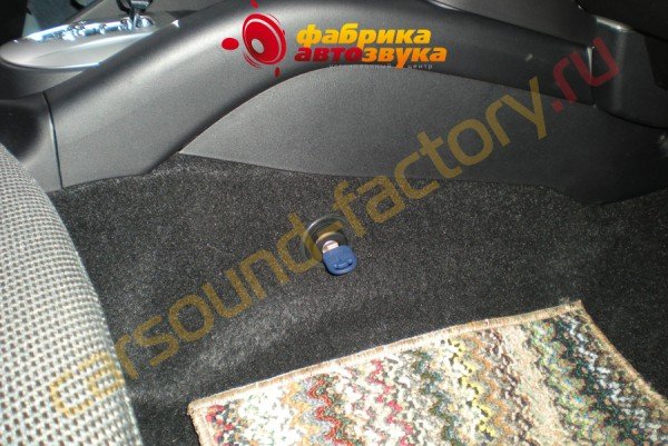 Установка замка КПП Mul-T-Lock Mul-T-Lock Citroen C-Crosser