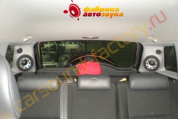 установка акустики высокого класса DLS UP6i DLS UP6i Toyota FJ Cruiser