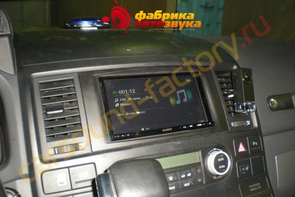 установка автомагнитолы Sony xav-e70bt Sony xav-e70bt Volkswagen Multivan