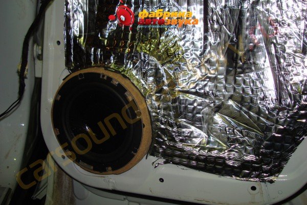 установка динамиков DLS R6A DLS R6A Land Rover Vogue