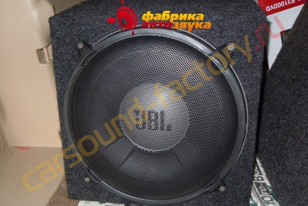 Установка сабвуфера JBL Chevrolet Equinox