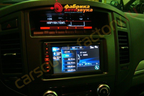 установка магнитолы Pioneer AVIC-F950BT Pioneer AVIC-F950BT Mitsubishi Pajero 4