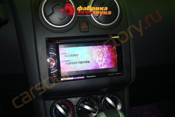 установка автомагнитолы Pioneer AVH-X2500BT Pioneer AVH-X2500BT Nissan Qashqai