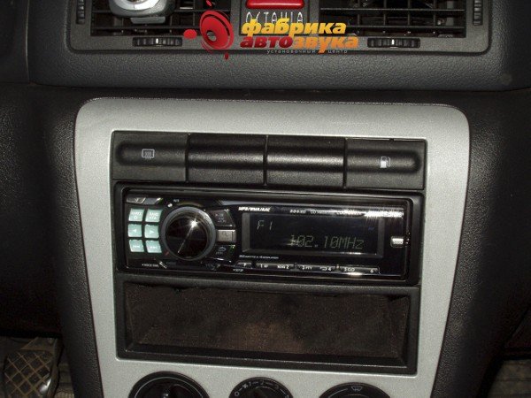 Установка магнитолы 1din Alpine Alpine CDE-9880R Skoda Octavia