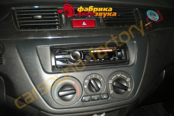 установка автомагнитолы Sony CDX-GT457UE Sony CDX-GT457UE Mitsubishi Lancer