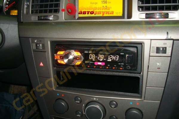 установка 1din автомагнитолы Pioneer DEH-1410UB Opel Vectra