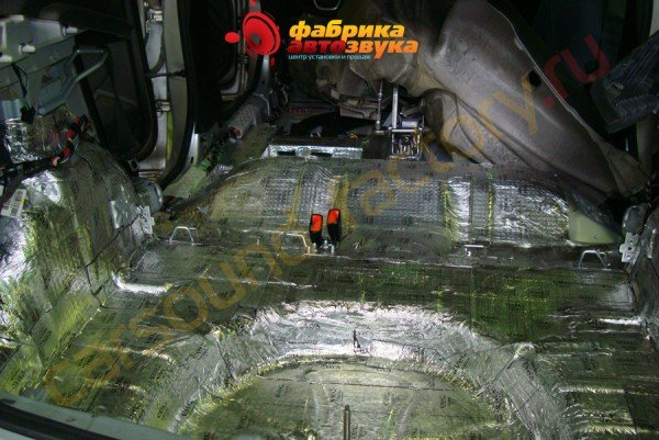 шумоизоляция багажника одним слоем SGM Opel Astra J