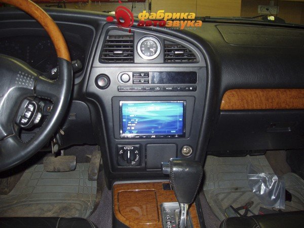 Установка магнитолы JVC JVC KW-AVX900EE Infiniti QX 4