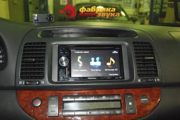 Установка магнитолы с навигацией Pioneer Pioneer AVIC-F900BT Toyota Camry