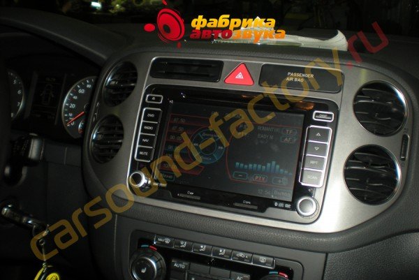 установка автомагнитолы Phantom DVM-1800G HDi Phantom DVM-1800G HDi Volkswagen Tiguan
