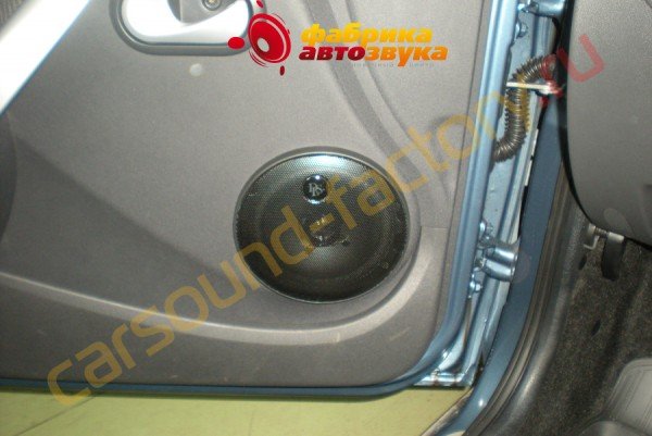 установка акустики DLS M126 DLS M126 Renault Sandero