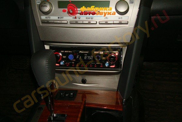 установка 1din автомагнитолы Pioneer Pioneer DVH-P5000MP Toyota Camry