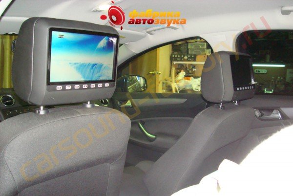 установка подголовников с мониторами AVIS AVIS Ford Mondeo
