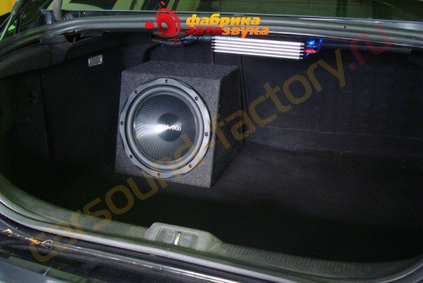 установка сабвуферы Kenwood Kenwood Peugeot 407