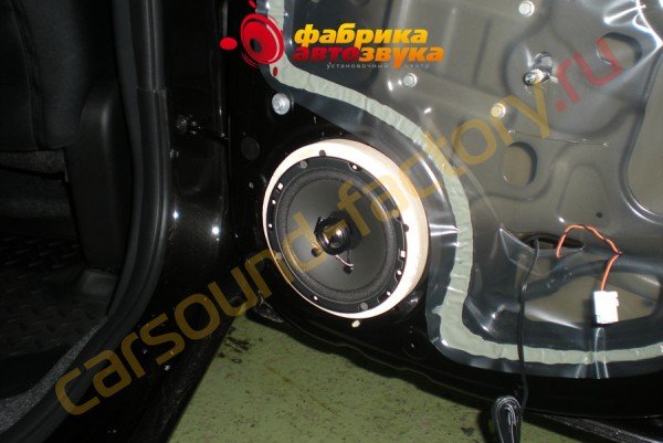 динамики DLS M126 в задние двери DLS M126 Nissan Note