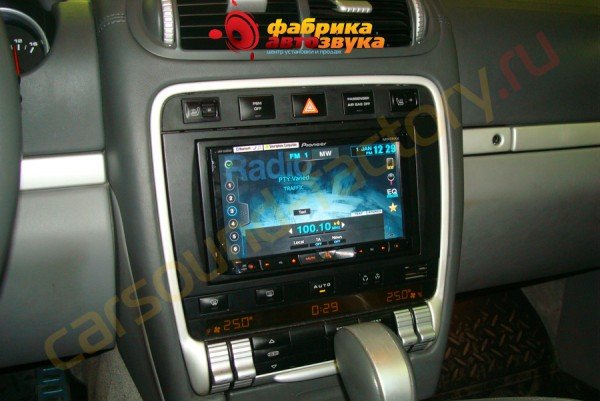 установка автомагнитолы Pioneer AVH-X8500BT Pioneer AVH-X8500BT Porsche Cayenne