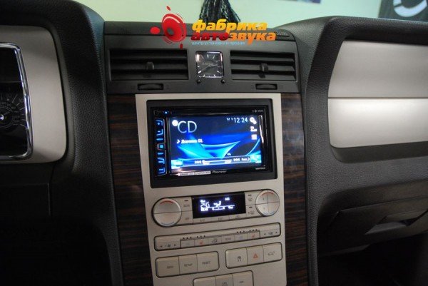 установка автомагнитолы 2din Pioneer Lincoln Navigator