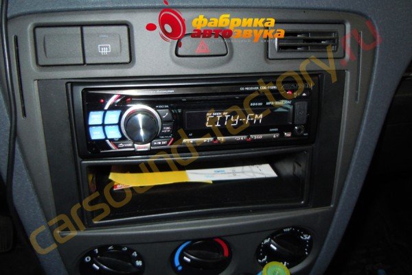 Установка автомагнитолы Alpine CDE-112Ri Ford Fusion
